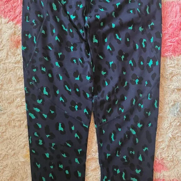 Women's Medium Leggings Bundle - Picture 5 of 9